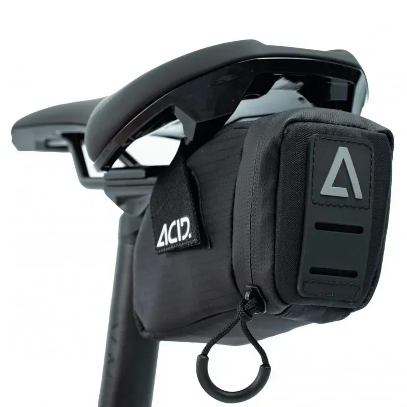 Acid 0.6-litre Saddle Bag Pro in Black-2