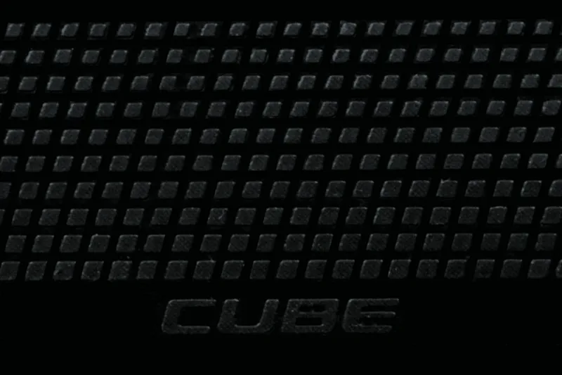 Cube Natural Fit Grip Bar Tape in Black