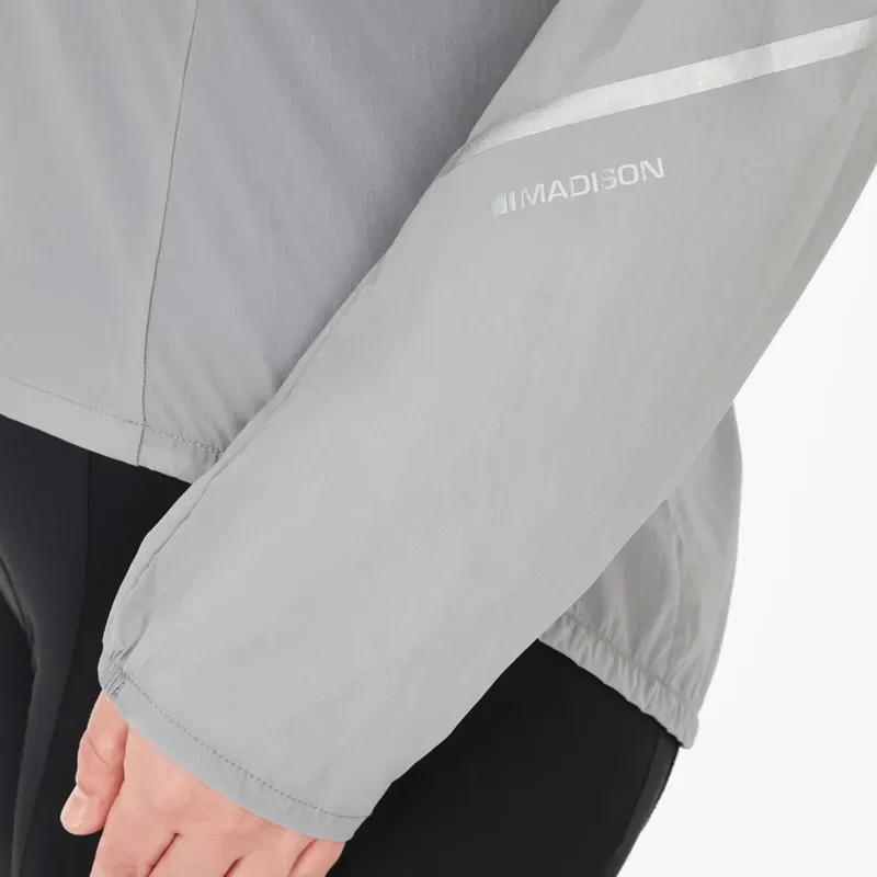 Madison Roam Women's LW Windproof Packable Jacket in Magnesium Grey-3
