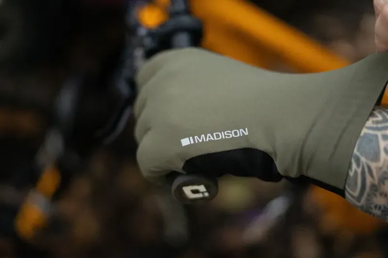 Madson Flux Waterproof Trail Gloves in Ink Navy-2