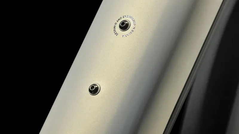 Cube Touring Hybrid Pro 625 Trekking Electric Bike in Pearly Silver-3