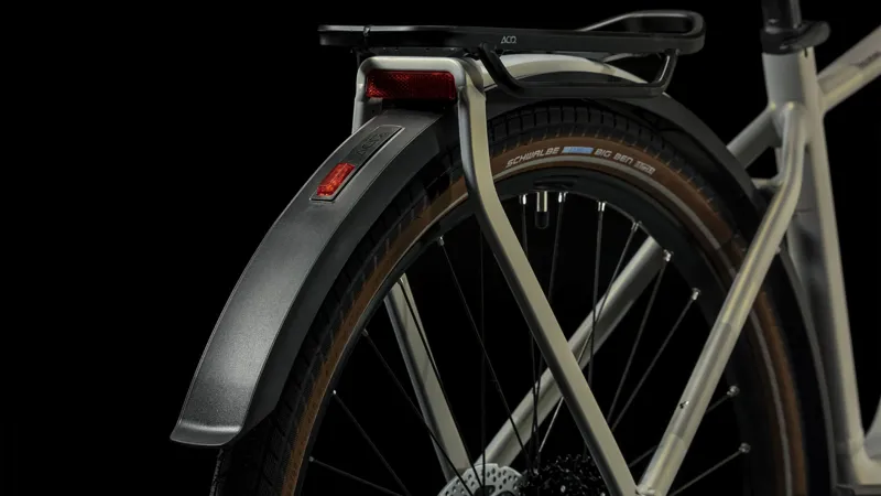 Cube Touring Hybrid Pro 625 Trekking Electric Bike in Pearly Silver-8