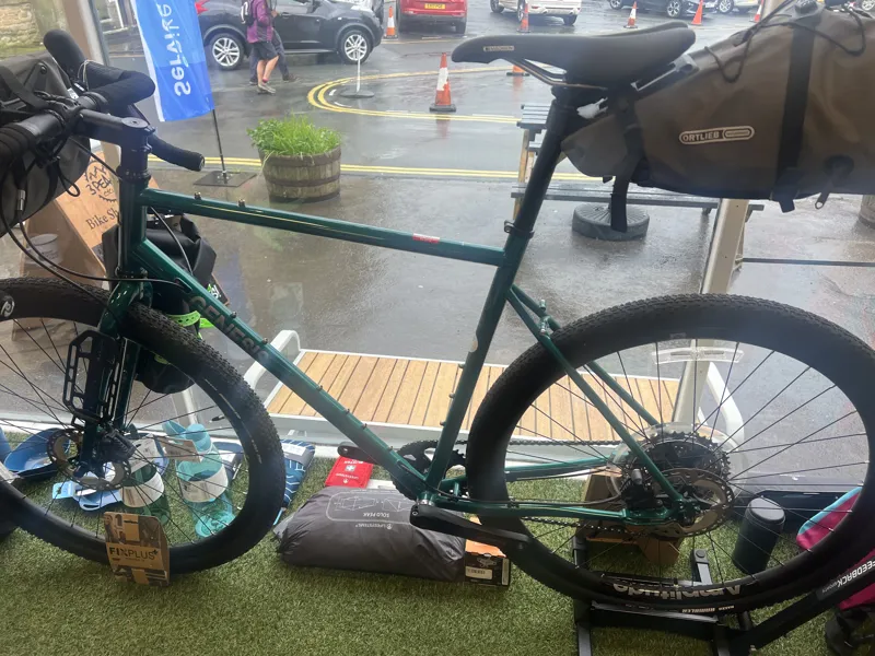 2025 Ex-Hire Genesis Croix De Fer 40 Steel 725 Gravel Bike in Green-1
