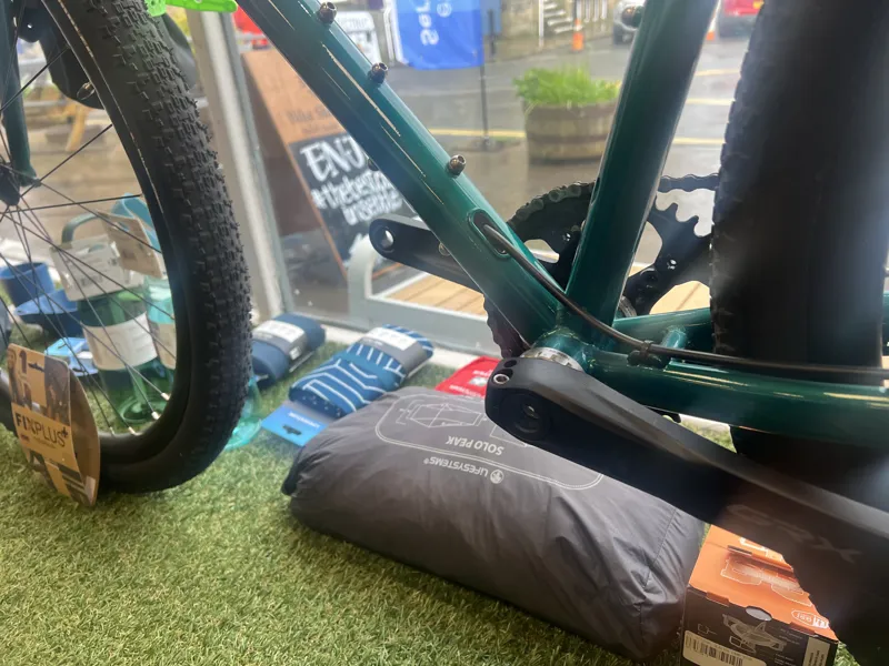 2025 Ex-Hire Genesis Croix De Fer 40 Steel 725 Gravel Bike in Green-4