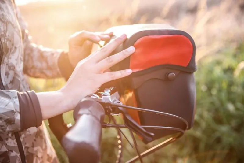 Ortlieb Ultimate Six Classic 7L - Red Handlebar Bag-5