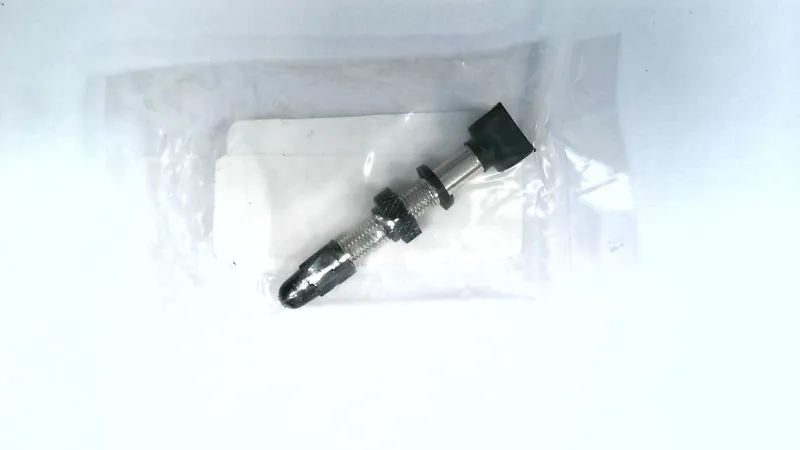 Shimano RS500 Rear Wheel Tubeless Valve Unit Y4DS98060-1