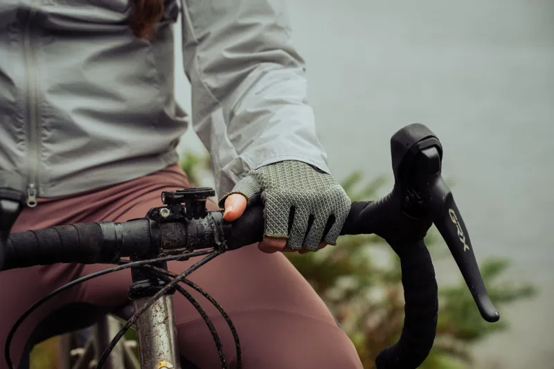 Madison Flux Ergonomix Mitts in Mineral Pink-4