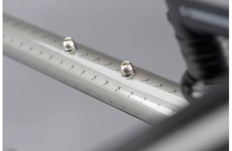 Genesis Croix De Fer 20 Flat Bar Gravel Bike-4