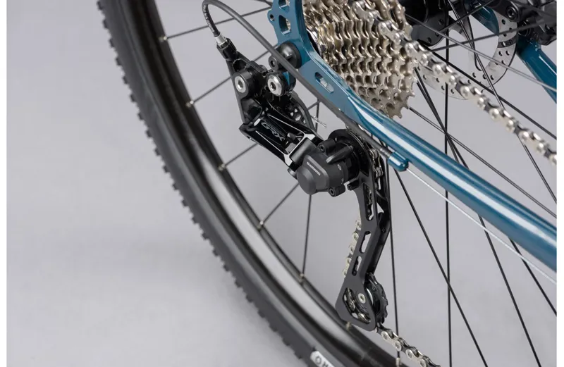 2023 Genesis Croix De Fer 20 Gravel Bike in Blue-10