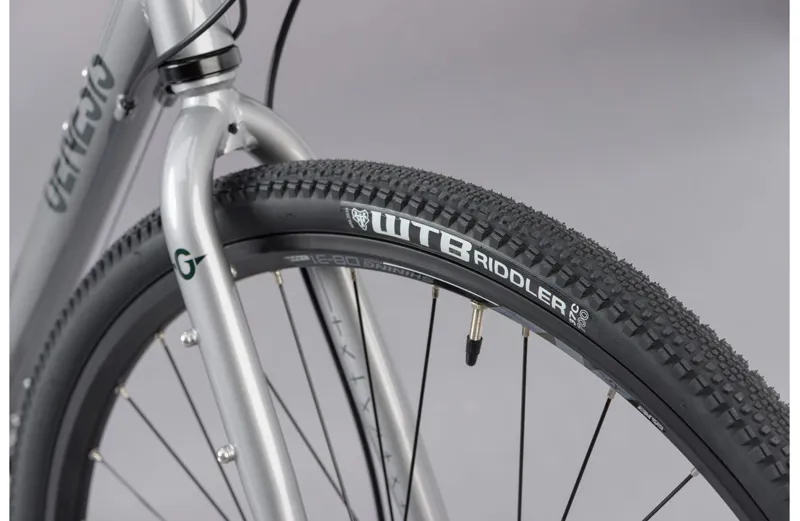 Genesis CDA 30 Gravel Bike in Silver-4