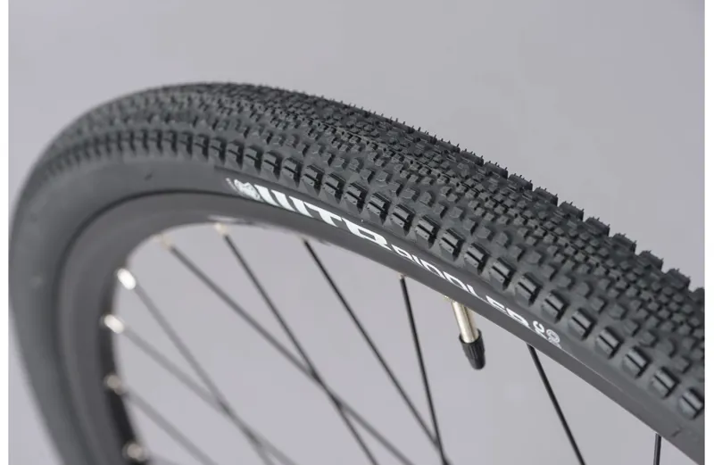 Genesis CDA 30 Gravel Bike in Silver-10