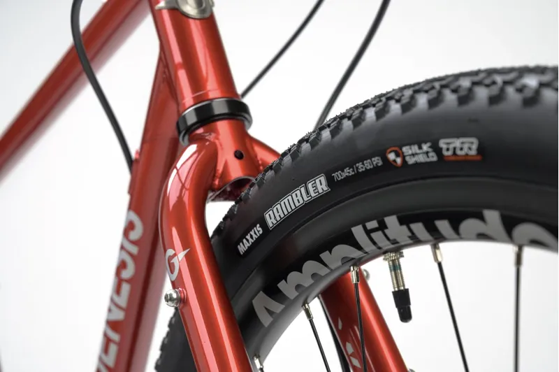 2025 Genesis Croix De Fer 10 Flat-Bar Gravel Bike in Red-4