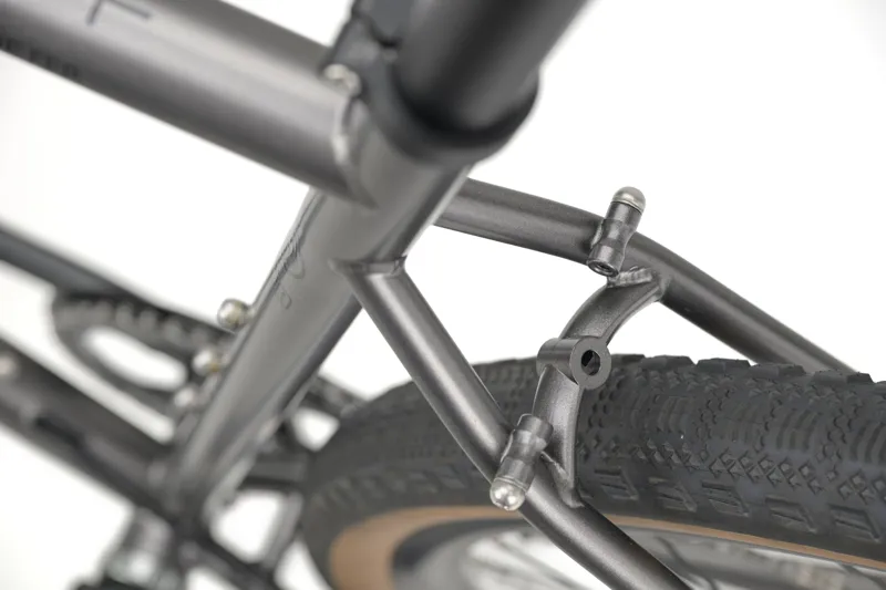 Genesis Croix De Fer 20 Flat Bar in Grey-9