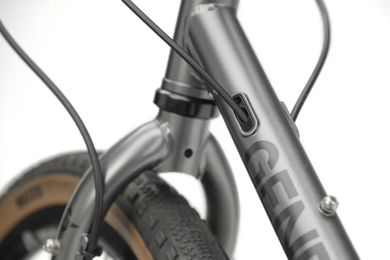 Genesis Croix De Fer 20 Flat Bar in Grey-10