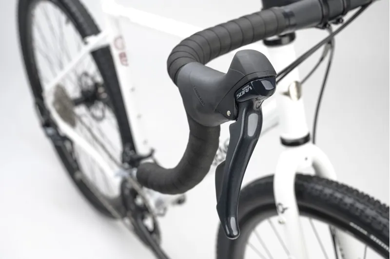 2025 Ex-Hire Genesis Croix De Fer 10 Steel Gravel Bike in White-2