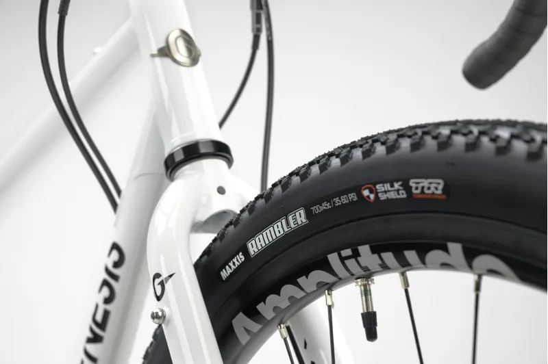 2025 Ex-Hire Genesis Croix De Fer 10 Steel Gravel Bike in White-5