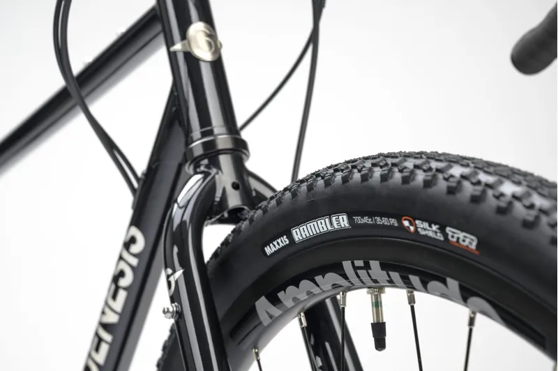 2025 Genesis Croix De Fer 20 Steel Gravel Bike in Black-5