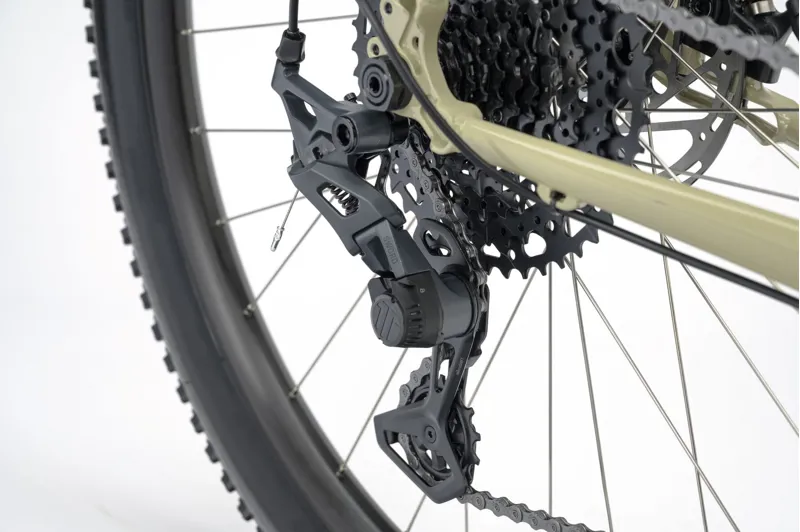 2025 Genesis Vagabond 10 Gravel Bike in White-9