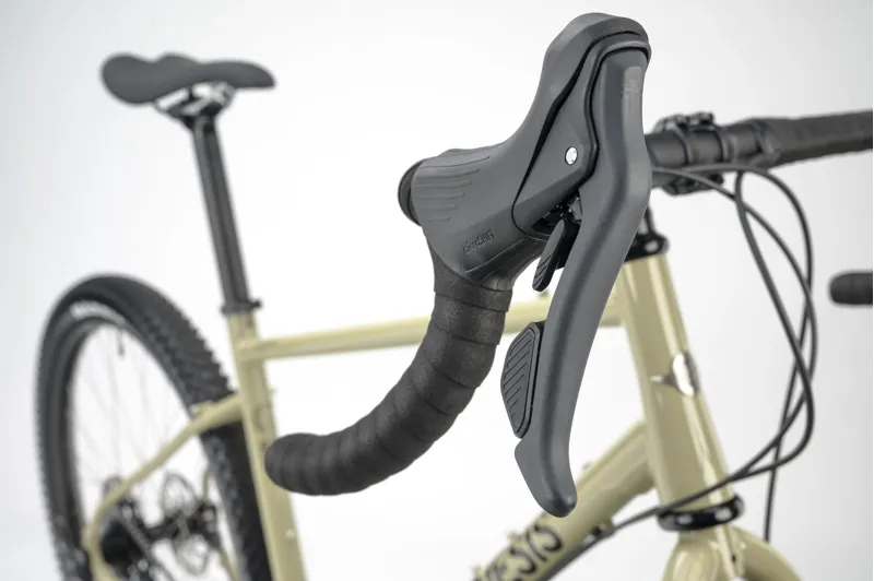 2025 Genesis Vagabond 10 Gravel Bike in White-10