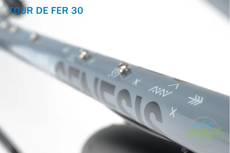 2025 Genesis Tour De Fer 30 Touring Bike in Grey-8