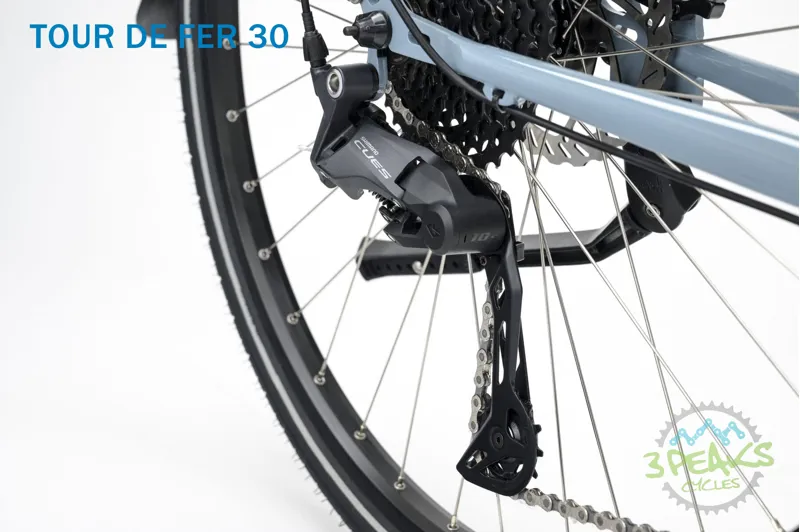 2025 Genesis Tour De Fer 30 Touring Bike in Grey-12