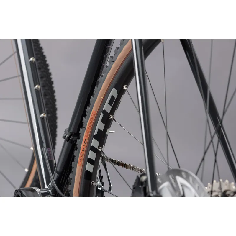 2023 Genesis Croix De Fer 50 Gravel Bike in Black-9