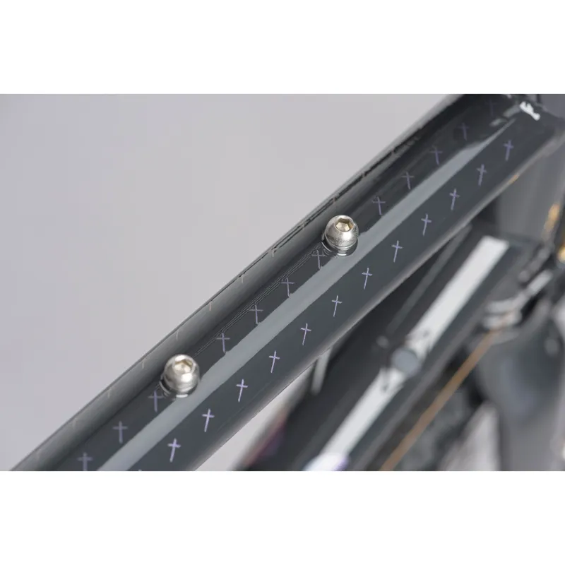 2023 Genesis Croix De Fer 50 Gravel Bike in Black-6